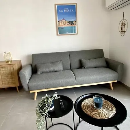 Διαμέρισμα Best Location In Town, New Appt Fully Renovated